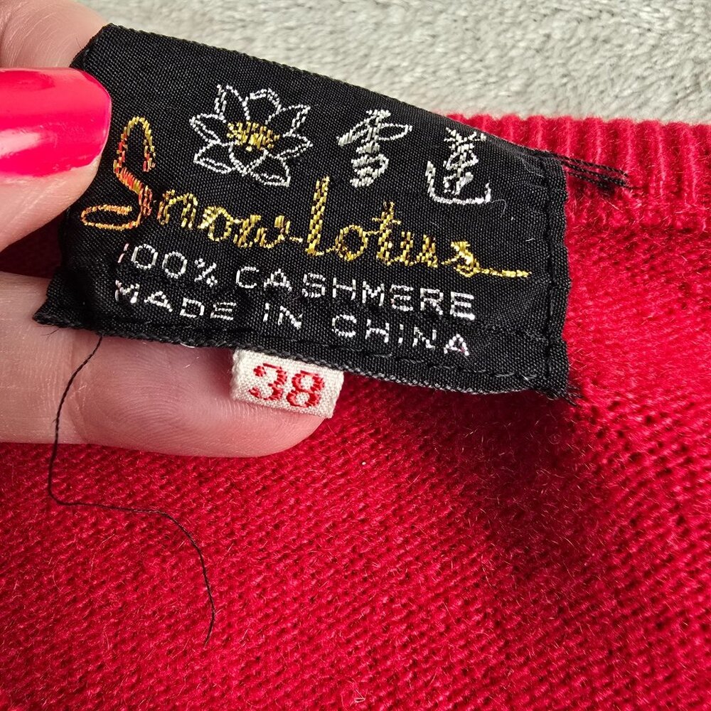 Vintage Cashmere Sweater Womens 38 Small Red Snow Lotus Soft FLAW Cutter Piece - Picture 3 of 15